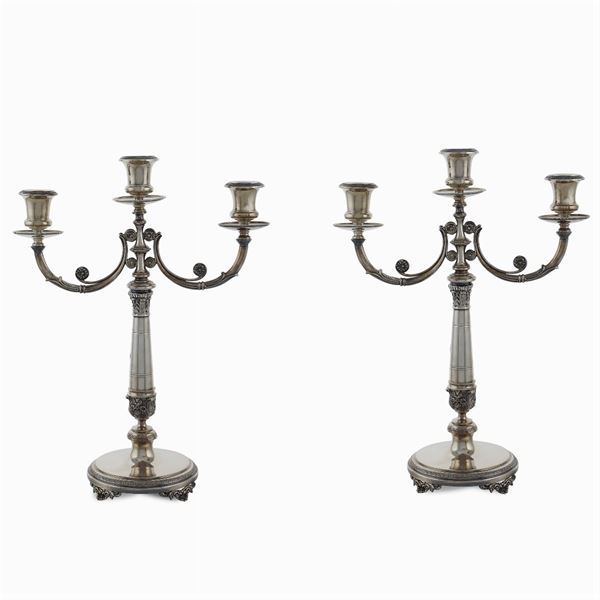 Pair of three lights chandeliers  (Italy, 20th century)  - Auction FINE SILVER AND TABLEWARE - Colasanti Casa d'Aste