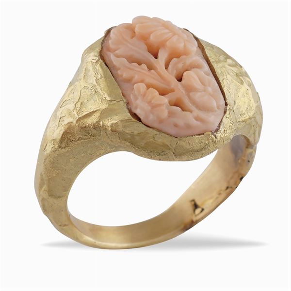 18kt hammered gold ring