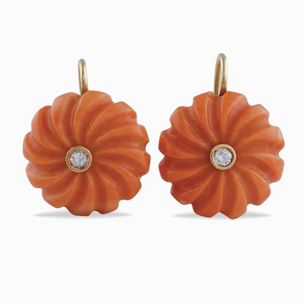 18kt gold leverback earrings