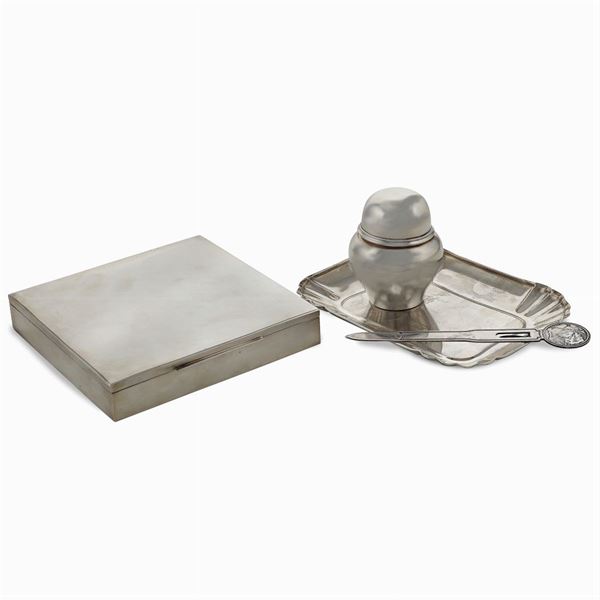 Silver bureau set