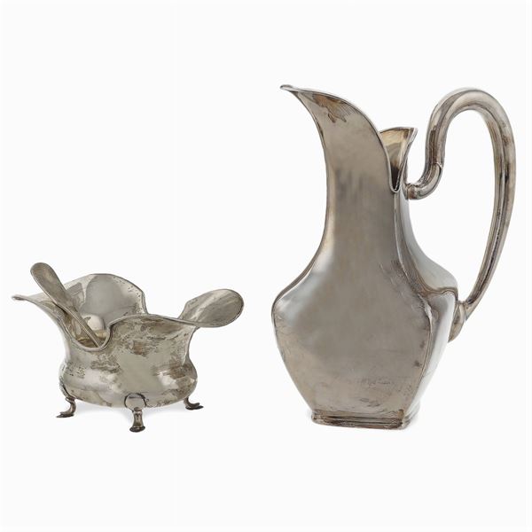 Group of two silver objects