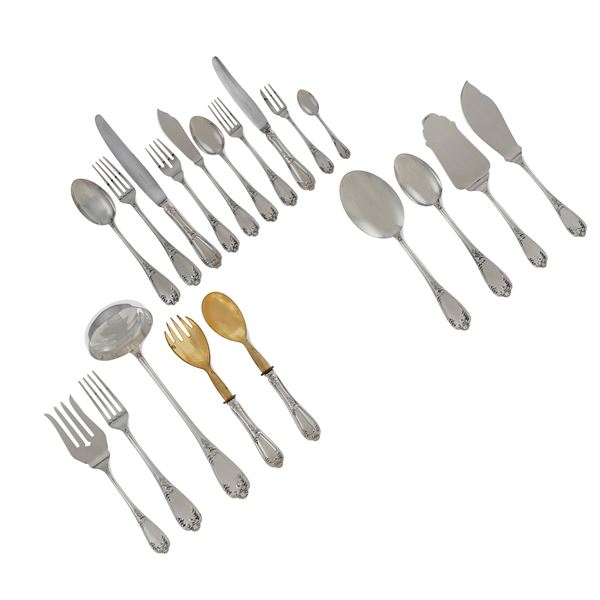 Baroque style silver cutlery service (142)