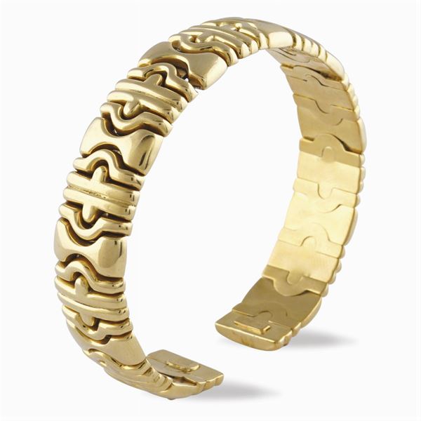 18kt gold bangle bracelet