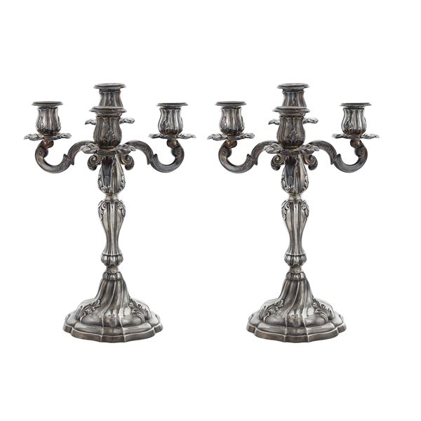 Pair of silver four lights chandeliers  (Italy, 20th century)  - Auction FINE SILVER AND TABLEWARE - Colasanti Casa d'Aste