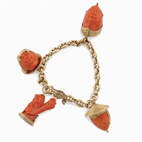 Bracciale charms in oro giallo 18kt e corallo