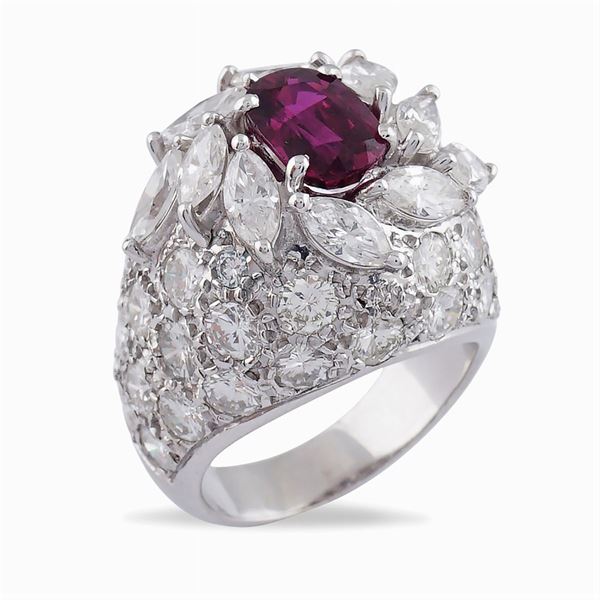 18kt white gold ring with ruby
