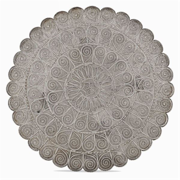 Silver centerpiece plate