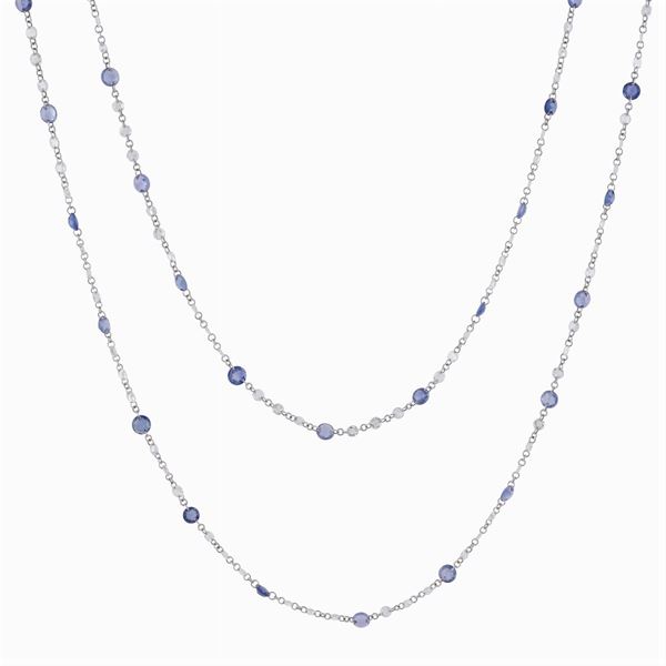 Lunga collana in oro bianco 18kt