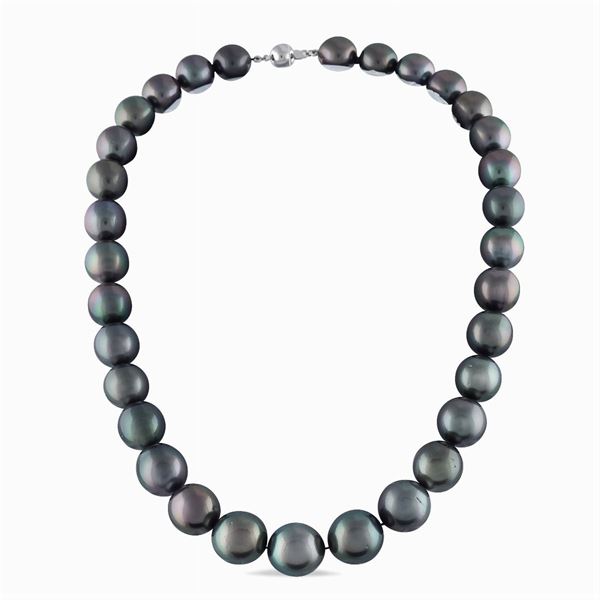 Tahiti pearls necklace
