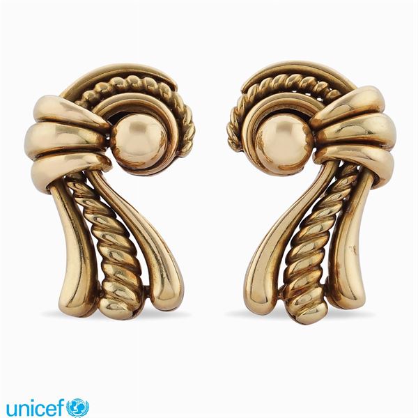 Coppia di clips a cornucopia