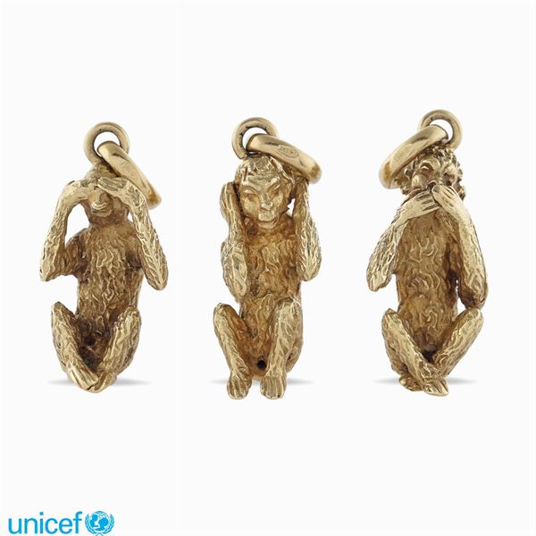 Three 18kt gold pendant monkeys  - Auction Jewels AND Watches - Colasanti Casa d'Aste