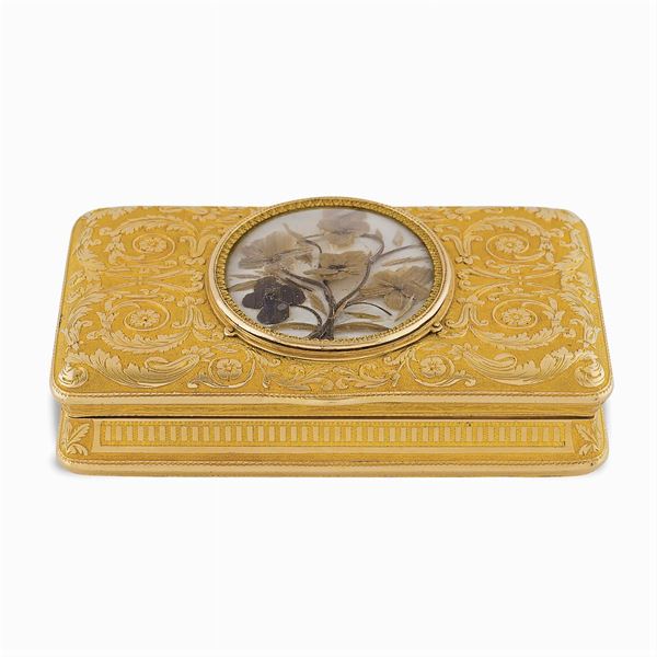 Gold snuff box
