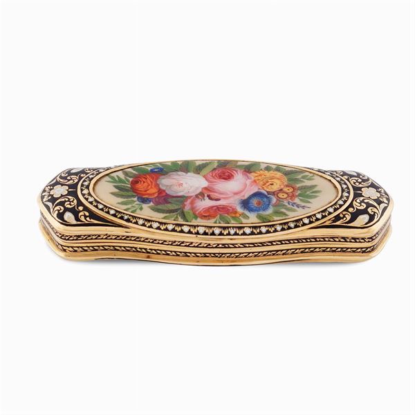 Gold and enamel snuff box