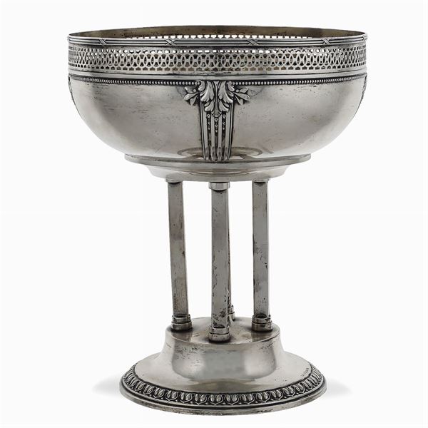Circular silver stand  (Germany, early 19th century)  - Auction FINE SILVER AND TABLEWARE - Colasanti Casa d'Aste