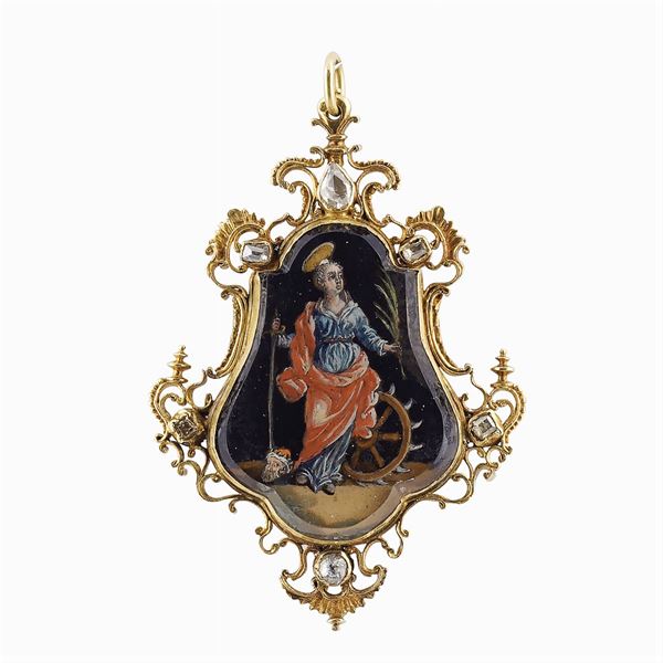 18kt gold shaped pendant