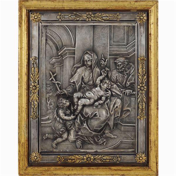 Antica placca in argento sbalzato