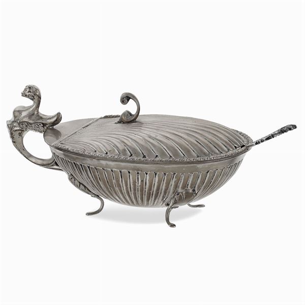 Silver cheese bowl  (Italy, 20th century)  - Auction FINE SILVER AND TABLEWARE - Colasanti Casa d'Aste
