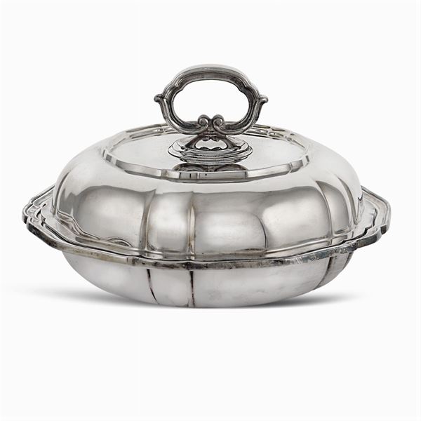 Circular silver entrée dish  (Italy, 20th century)  - Auction Fine Silver & The Art of the Table - Colasanti Casa d'Aste