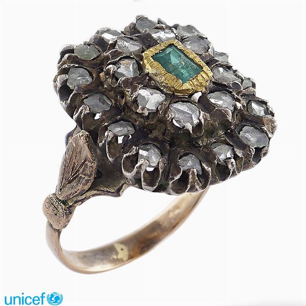 Anello in oro giallo e argento
