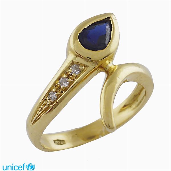 18kt gold snake shaped ring