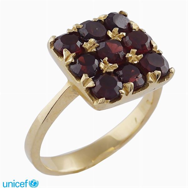 18kt gold squared ring