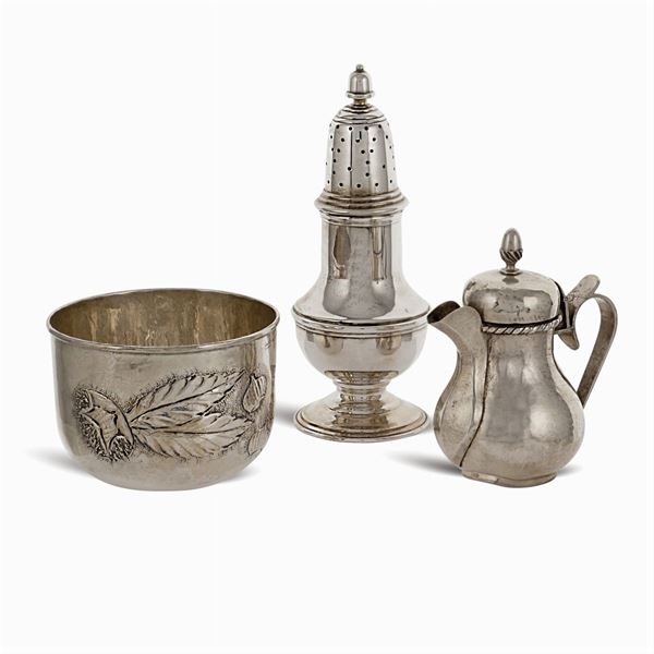 Group of three silver objects  (Italy, 20th century)  - Auction Fine Silver & The Art of the Table - Colasanti Casa d'Aste