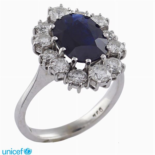 18kt white gold and sapphire ring