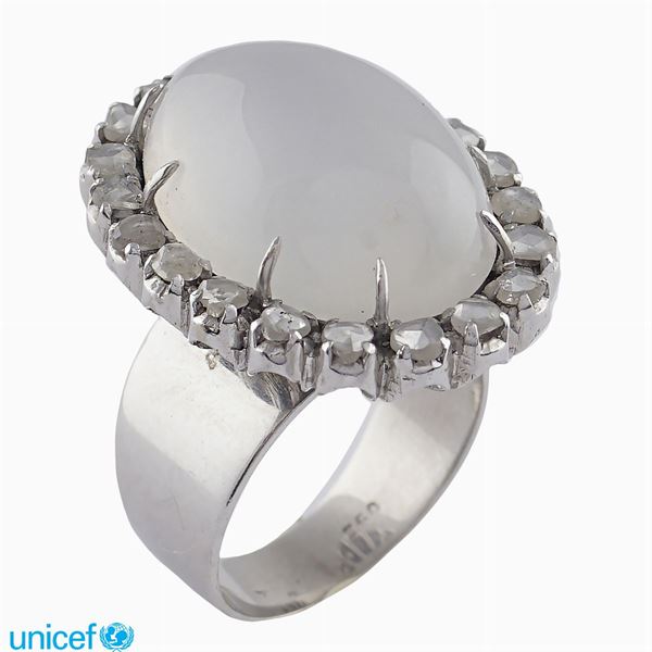 18kt white gold and moonstone ring