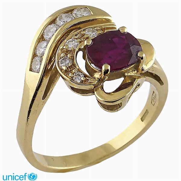 Anello in oro giallo 18kt con rubino