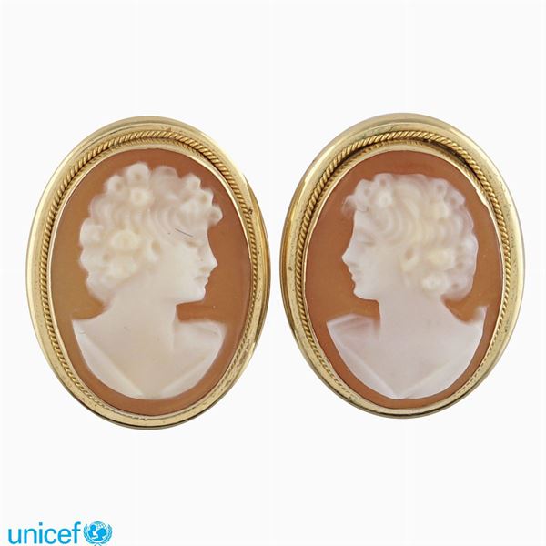 18kt gold lobe earrings