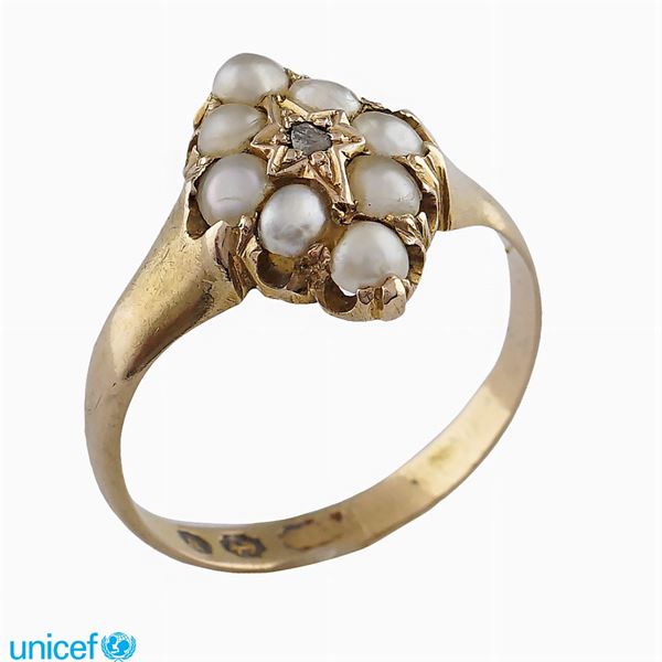 Anello vittoriano in oro giallo 18kt  (reca bolli inglesi)  - Asta UNICEF ASTA A TEMPO ONLINE - Colasanti Casa d'Aste
