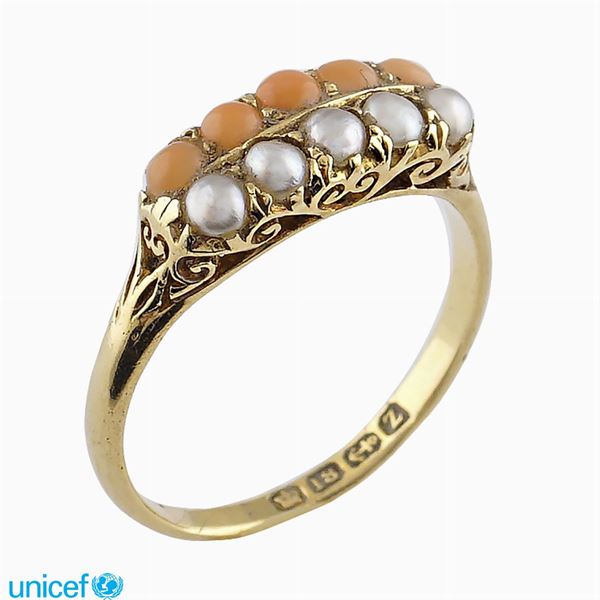 18kt gold Victorian ring  (English stamps)  - Auction UNICEF ONLINE TIMED AUCTION - Colasanti Casa d'Aste