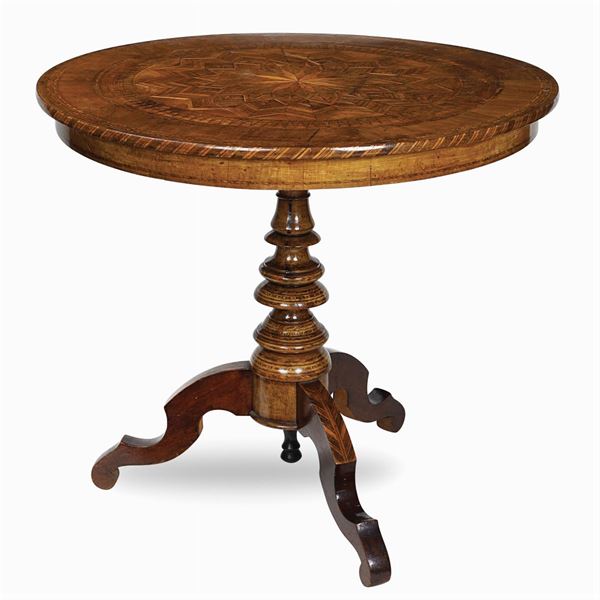 Inlaid walnut centerpiece table  (Sorrento, late 19th century)  - Auction Fine Art From a Tuscan Property - Colasanti Casa d'Aste