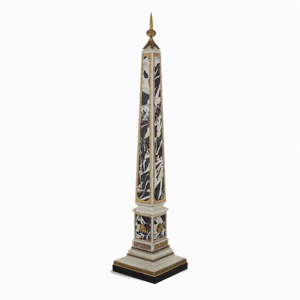 White Carrara marble obelisk  (Rome, old manifacture)  - Auction Fine Art From a Tuscan Property - Colasanti Casa d'Aste