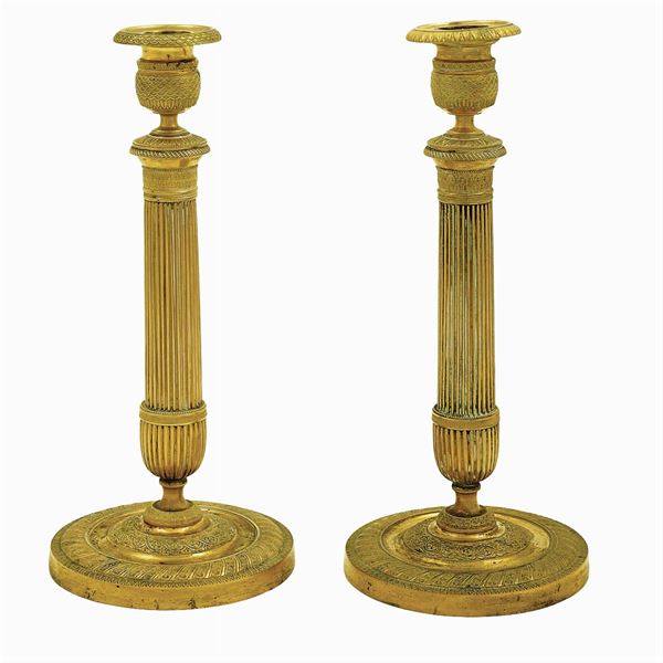 Coppia di candelieri in bronzo dorato  (Italia, XIX Sec.)  - Asta FINE ART DA UNA DIMORA TOSCANA  - Colasanti Casa d'Aste