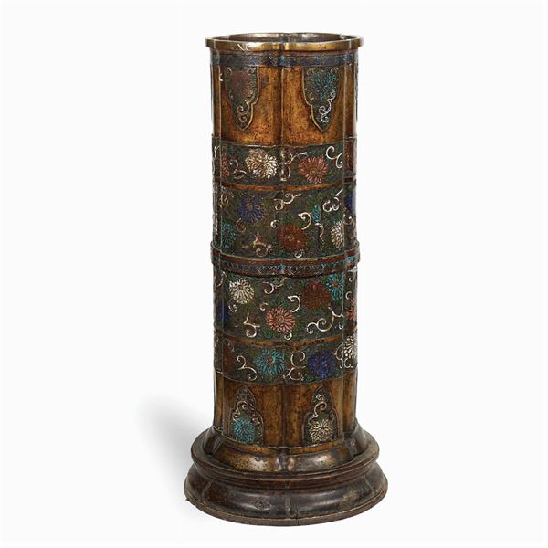 Bronze and cloisonne enamel umbrella stand  (China, 19th century)  - Auction Fine Art From a Tuscan Property - Colasanti Casa d'Aste