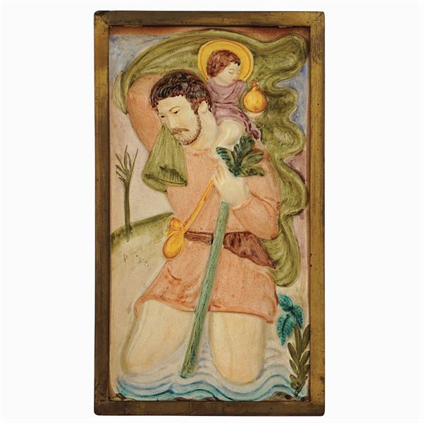 Polychrome ceramic plate