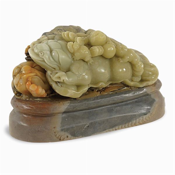 Polychrome stones sculpture