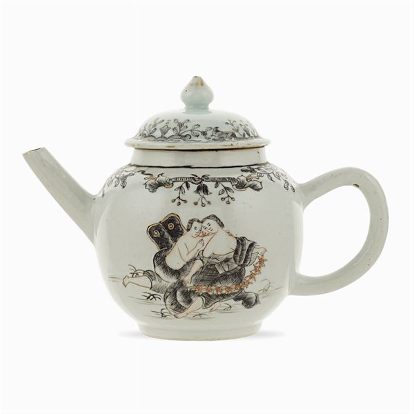 Porcelain teapot with lid