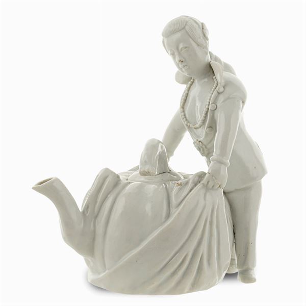 "Blanc de chine" porcelain teapot  (China, 19th century)  - Auction Fine Art From a Tuscan Property - Colasanti Casa d'Aste