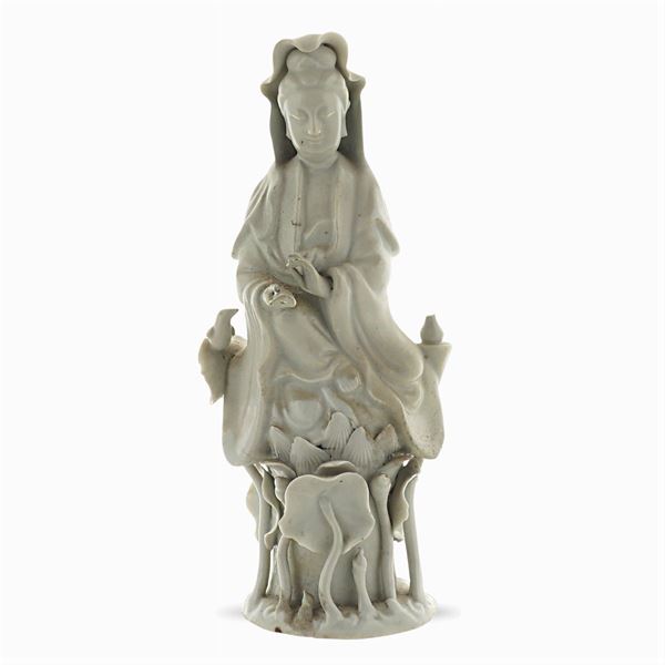 "Blanc de Chine" porcelain sculpture