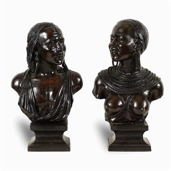 Due busti ritratto in bronzo brunito e patinato