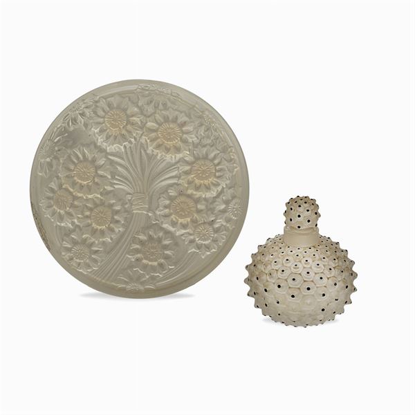 Group of two glass objects  (France, 20th century)  - Auction Costume and sketches - I - Colasanti Casa d'Aste