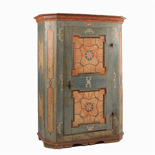 Lacquered and painted wood closet