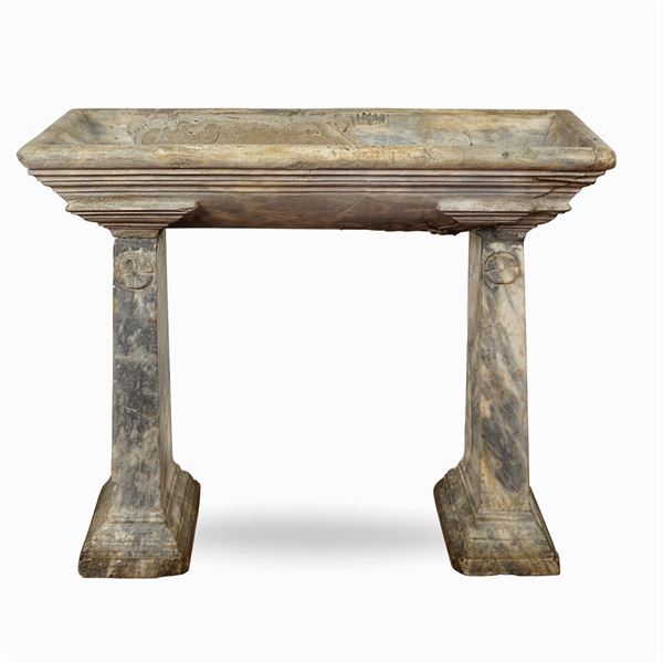 Large bardiglio marble basin  (Italy, 19th century)  - Auction Fine Art From a Tuscan Property - Colasanti Casa d'Aste