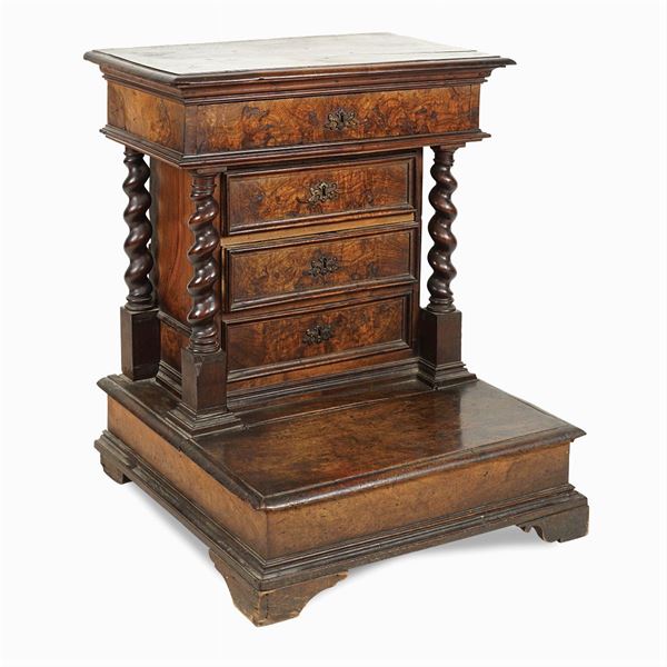 Walnut prie-dieu