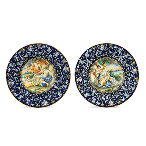 Pair of polychrome majolica decorative plates  (Italy, 19th century)  - Auction Fine Art From a Tuscan Property - Colasanti Casa d'Aste