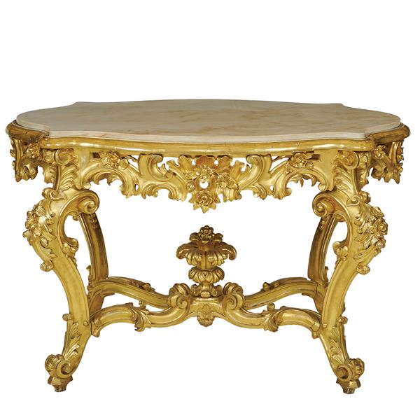 Tavolo da centro in legno dorato