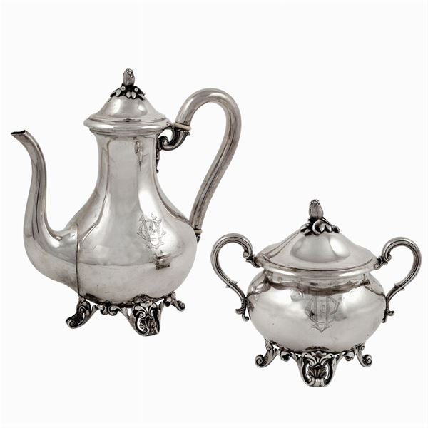 Caffettiera e zuccheriera in argento  (manifattura europea, XIX Sec.)  - Asta ARGENTI E L'ARTE DELLA TAVOLA  - Colasanti Casa d'Aste