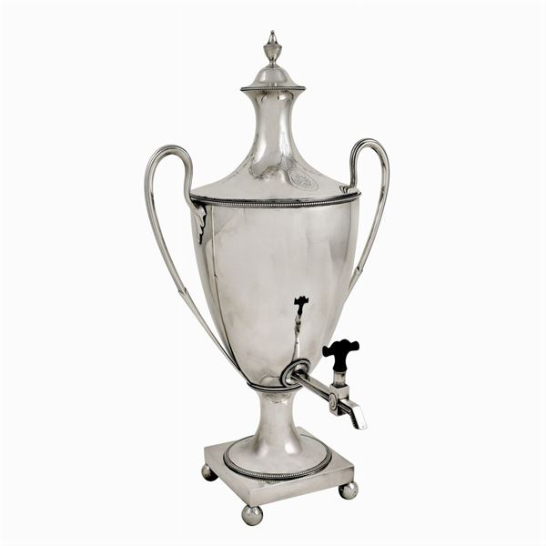 Two handled silver samovar  (London, George III 1784)  - Auction Fine Silver & The Art of the Table - Colasanti Casa d'Aste